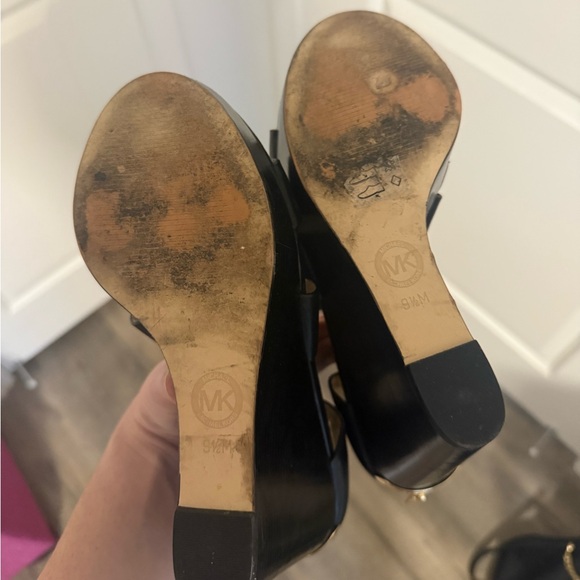 Michael Kors black wedge - Picture 3 of 3